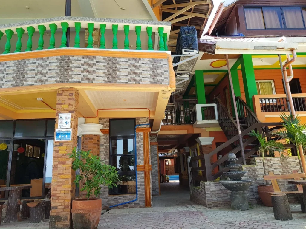 front view of  Jun & Carol Beach Cottages